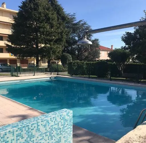 Location Saisonniere 2 P Antibes-piscine-climatisation-terrasse Au Calme *